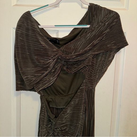 ASOS Two in One Fallen Shoulder Plisse Maxi Dress - Picture 10 of 10